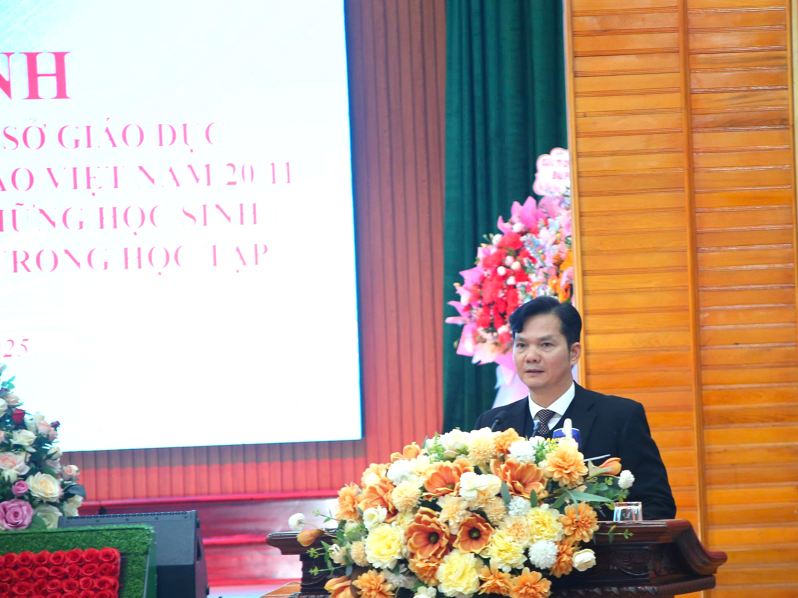 thaytranconghoanphatbieuykien