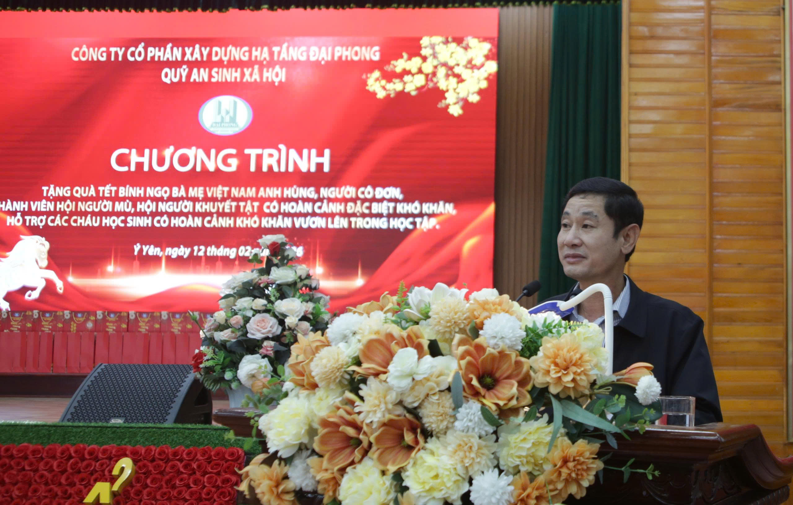 Chủ tịch Trần Quang Đại Tổng Giám đốc Công ty CPXDHT Đại Phong phát biểu tại chương trình tặng quà Tết Bính Ngọ